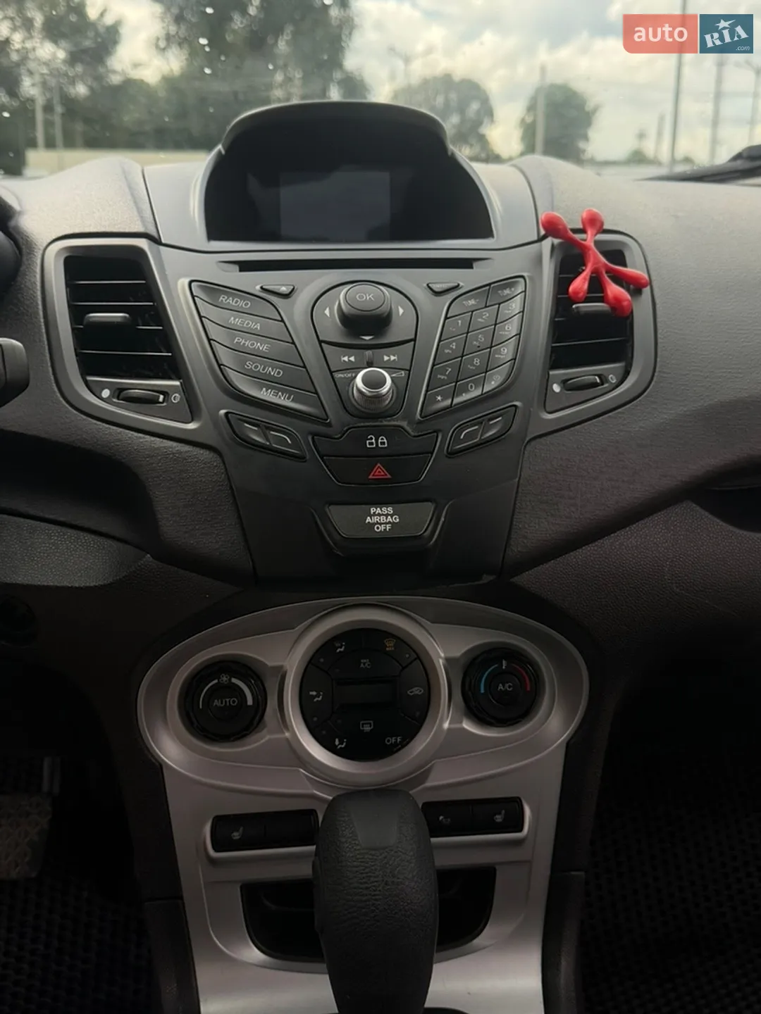 2014 Ford Fiesta - мініатюра 24