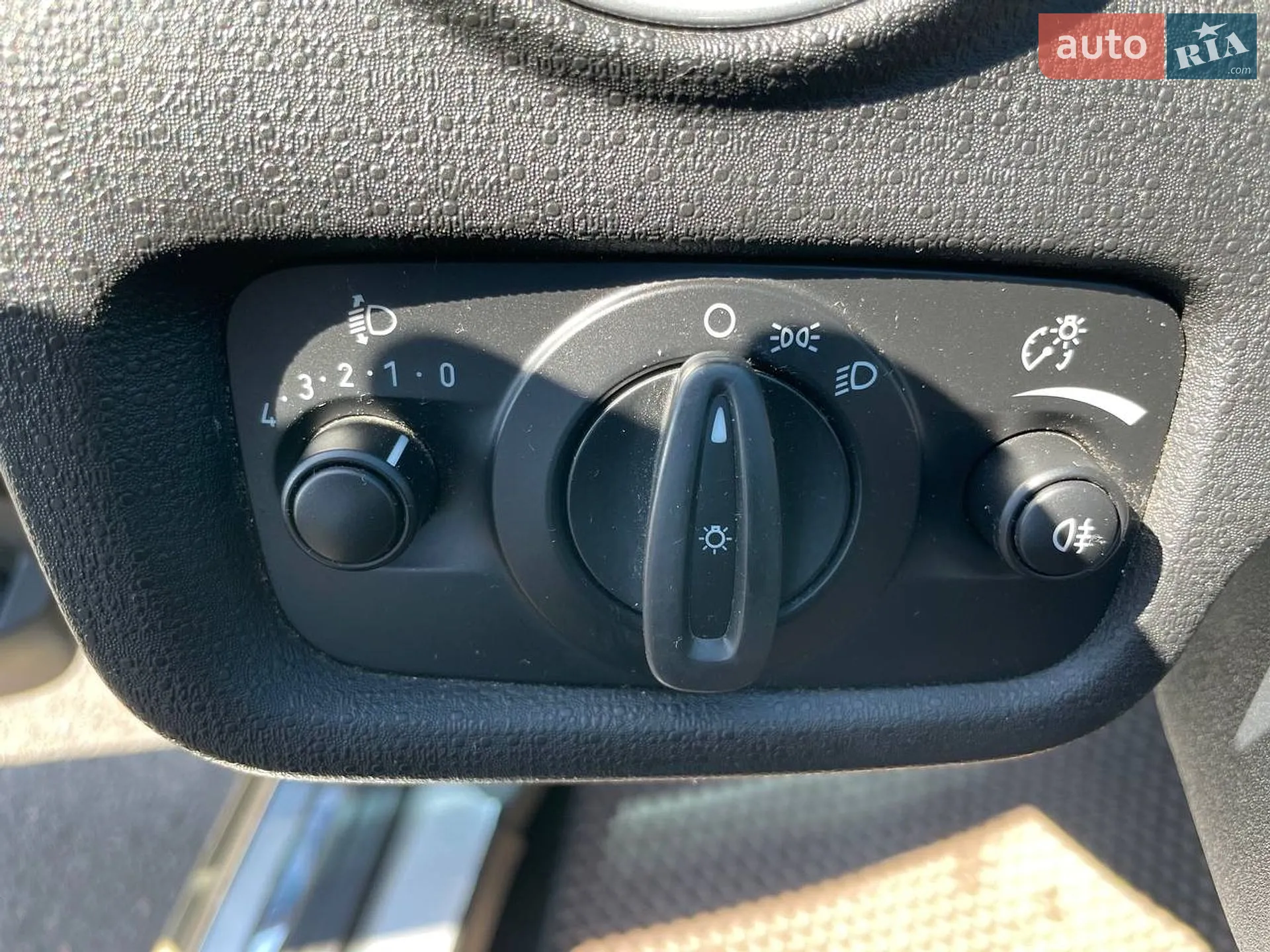 2013 Ford Fiesta - мініатюра 17