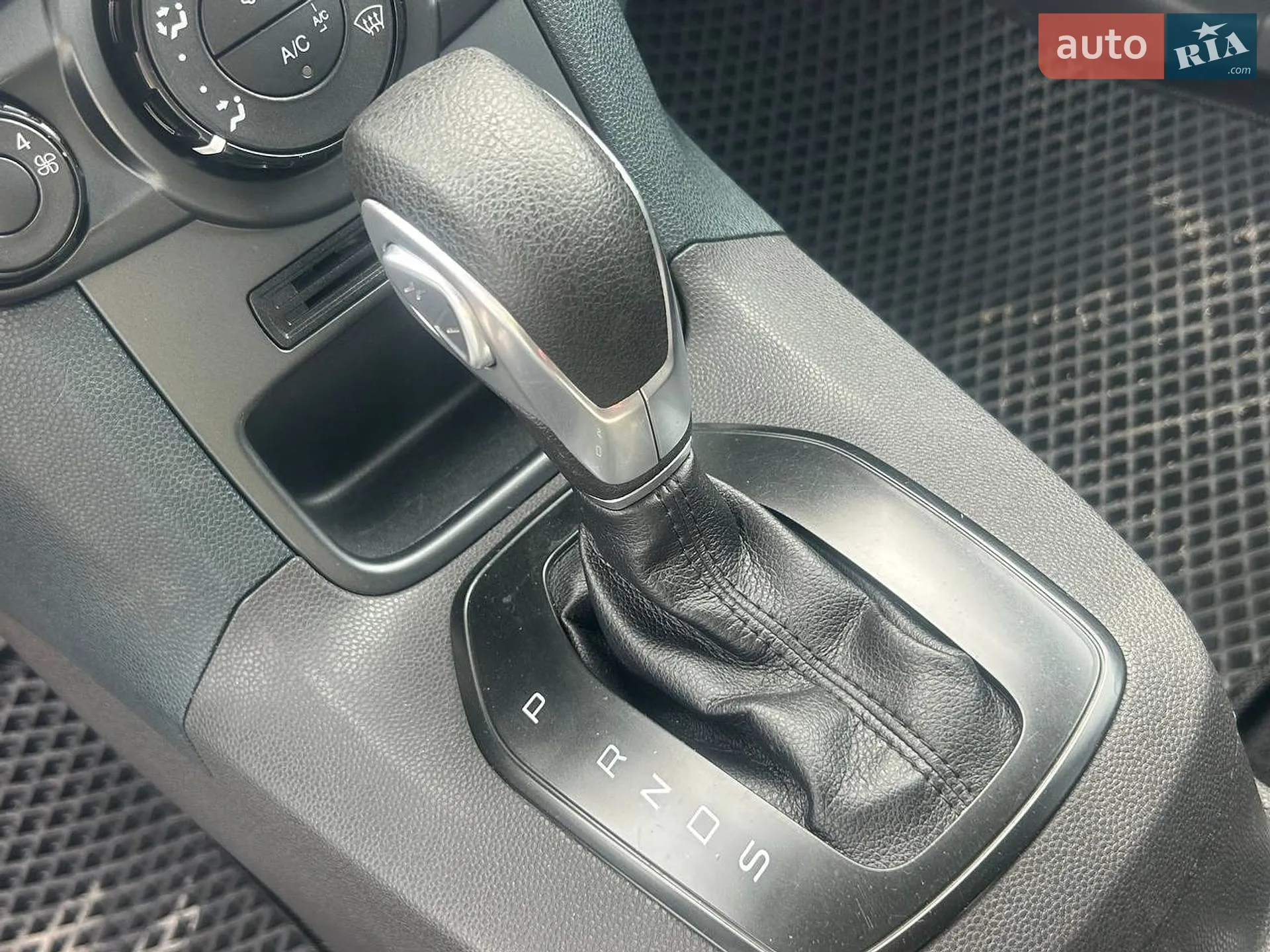 2014 Ford Fiesta - мініатюра 17