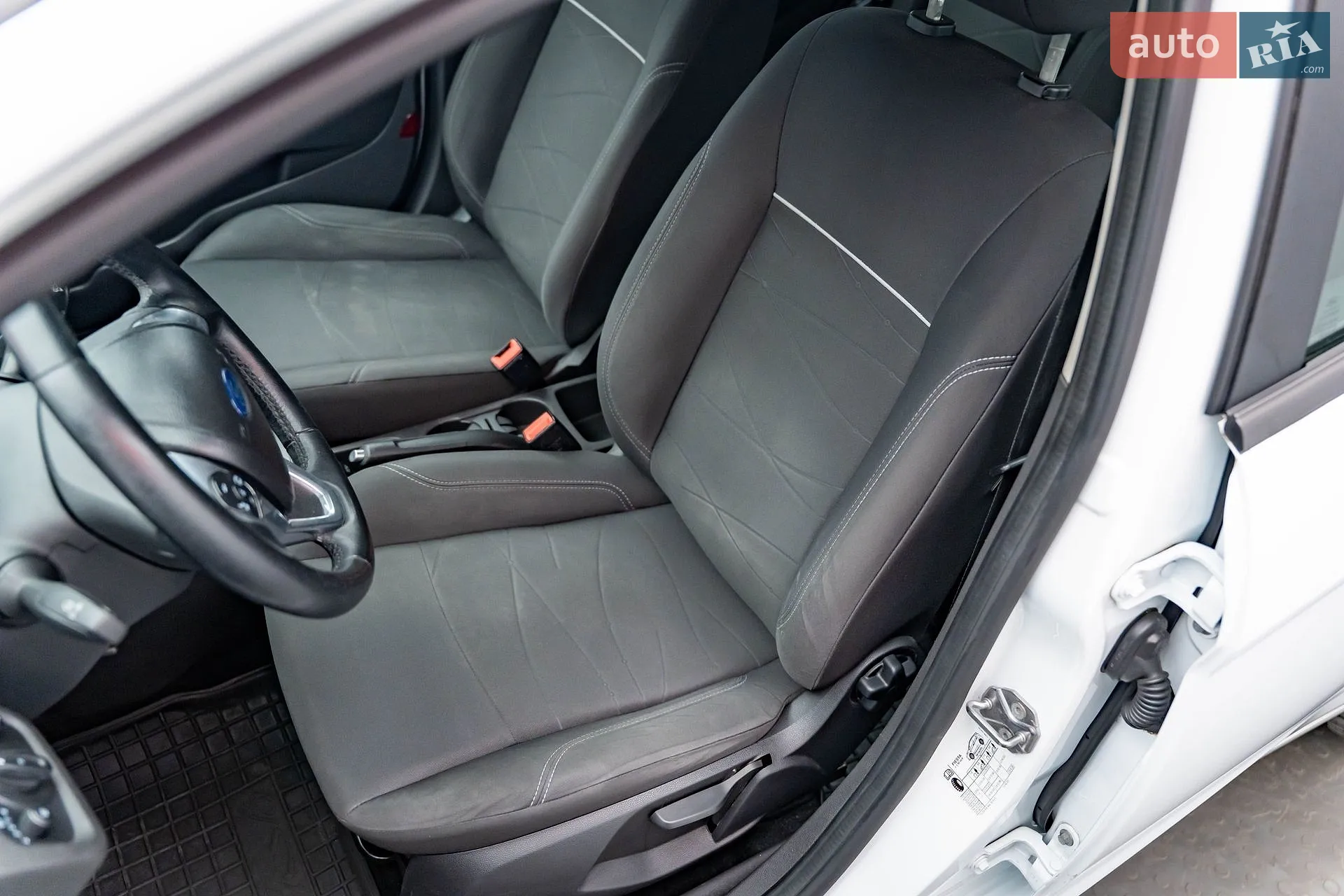 2013 Ford Fiesta - мініатюра 9