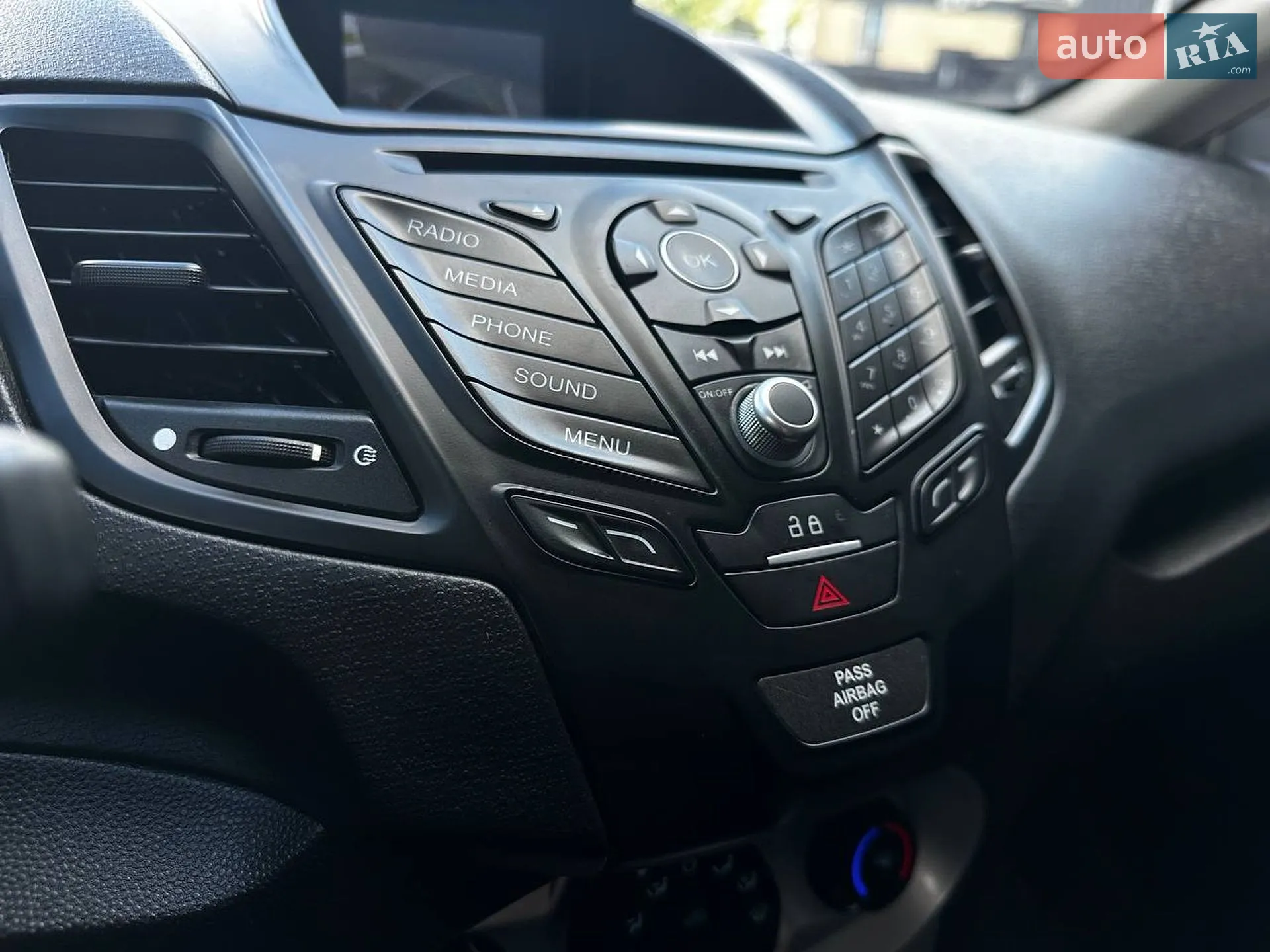 2018 Ford Fiesta - мініатюра 19