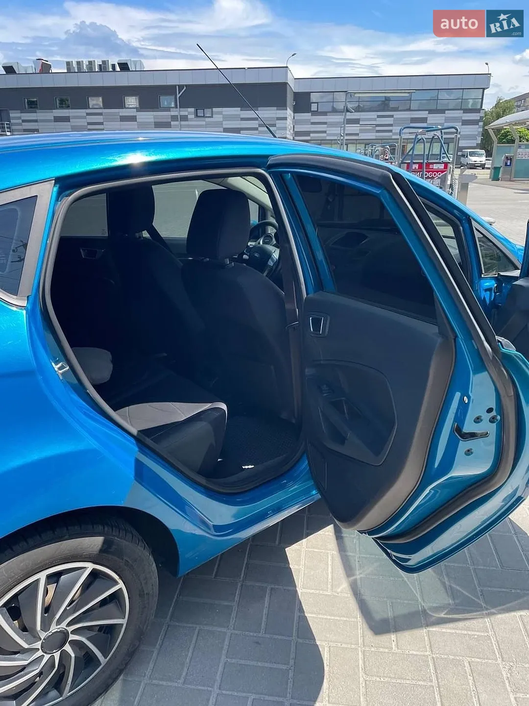 2013 Ford Fiesta - мініатюра 8