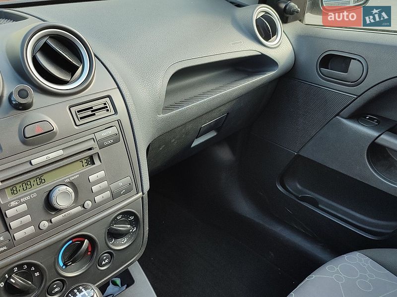 Хэтчбек Ford Fiesta 2006 в Киеве фото 19 Хэтчбек Ford Fiesta 2006 в Киеве