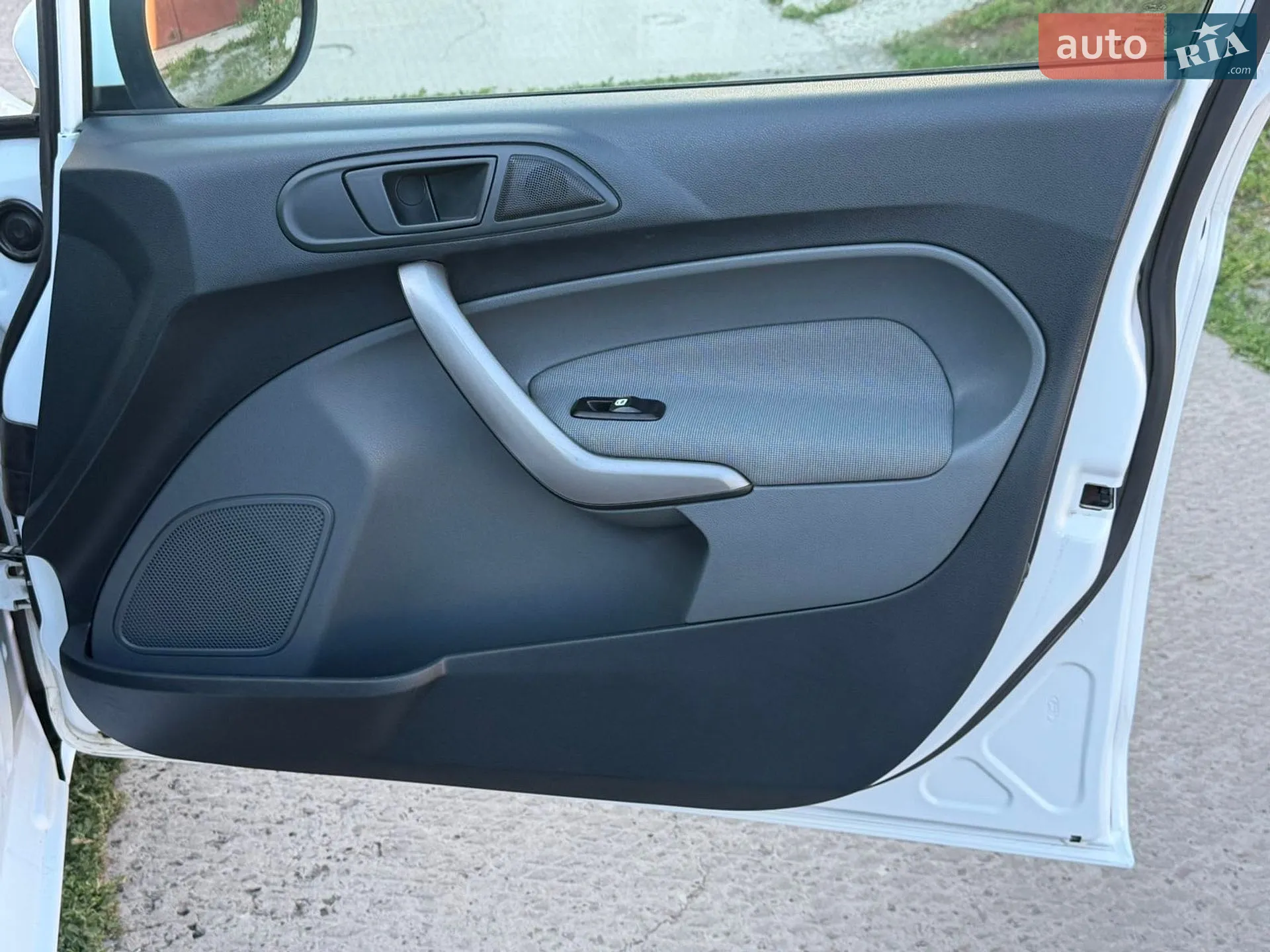 2010 Ford Fiesta - мініатюра 20