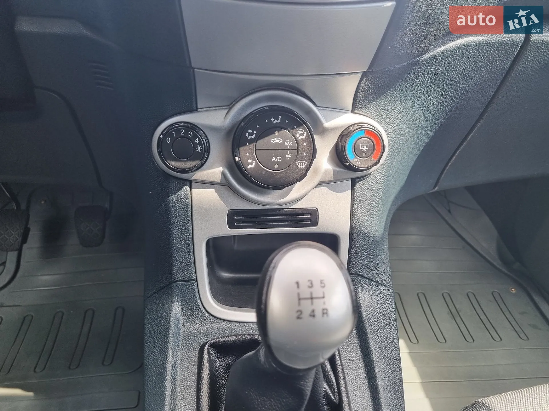 2012 Ford Fiesta - мініатюра 23