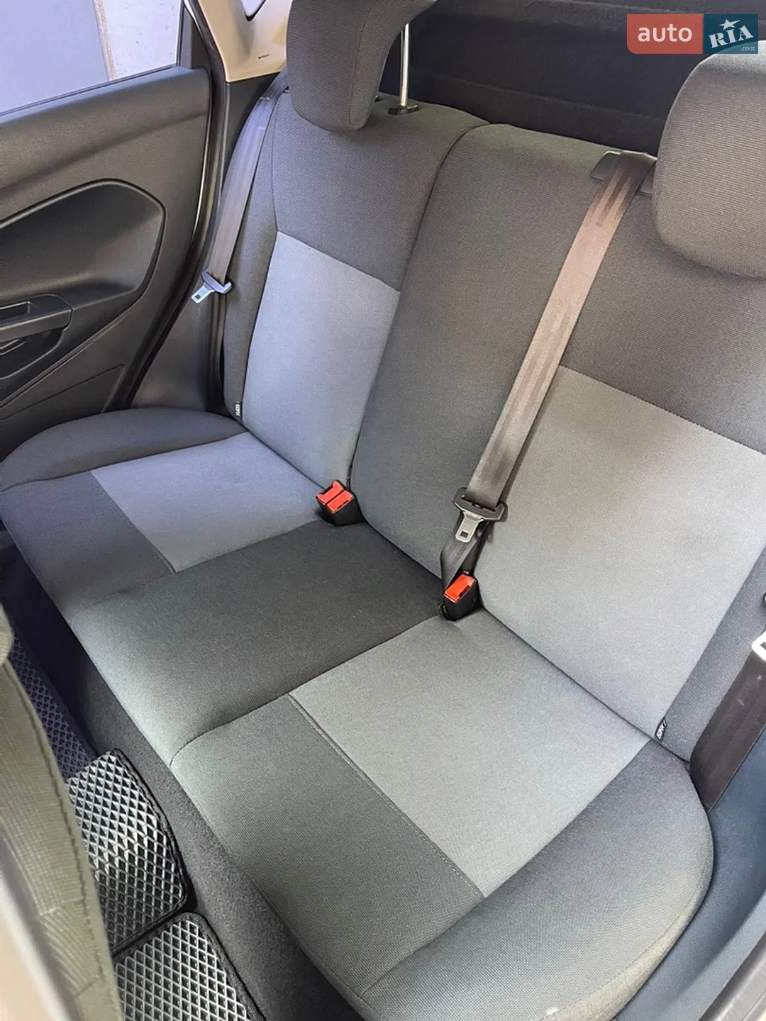 2012 Ford Fiesta - мініатюра 17
