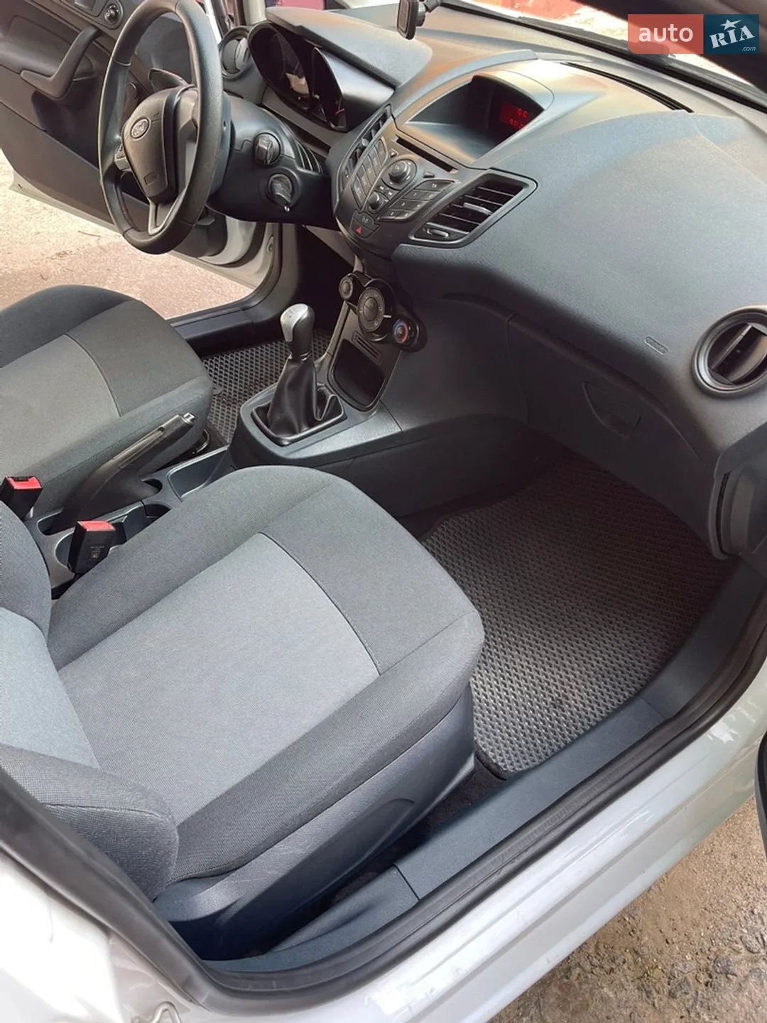 2012 Ford Fiesta - мініатюра 21