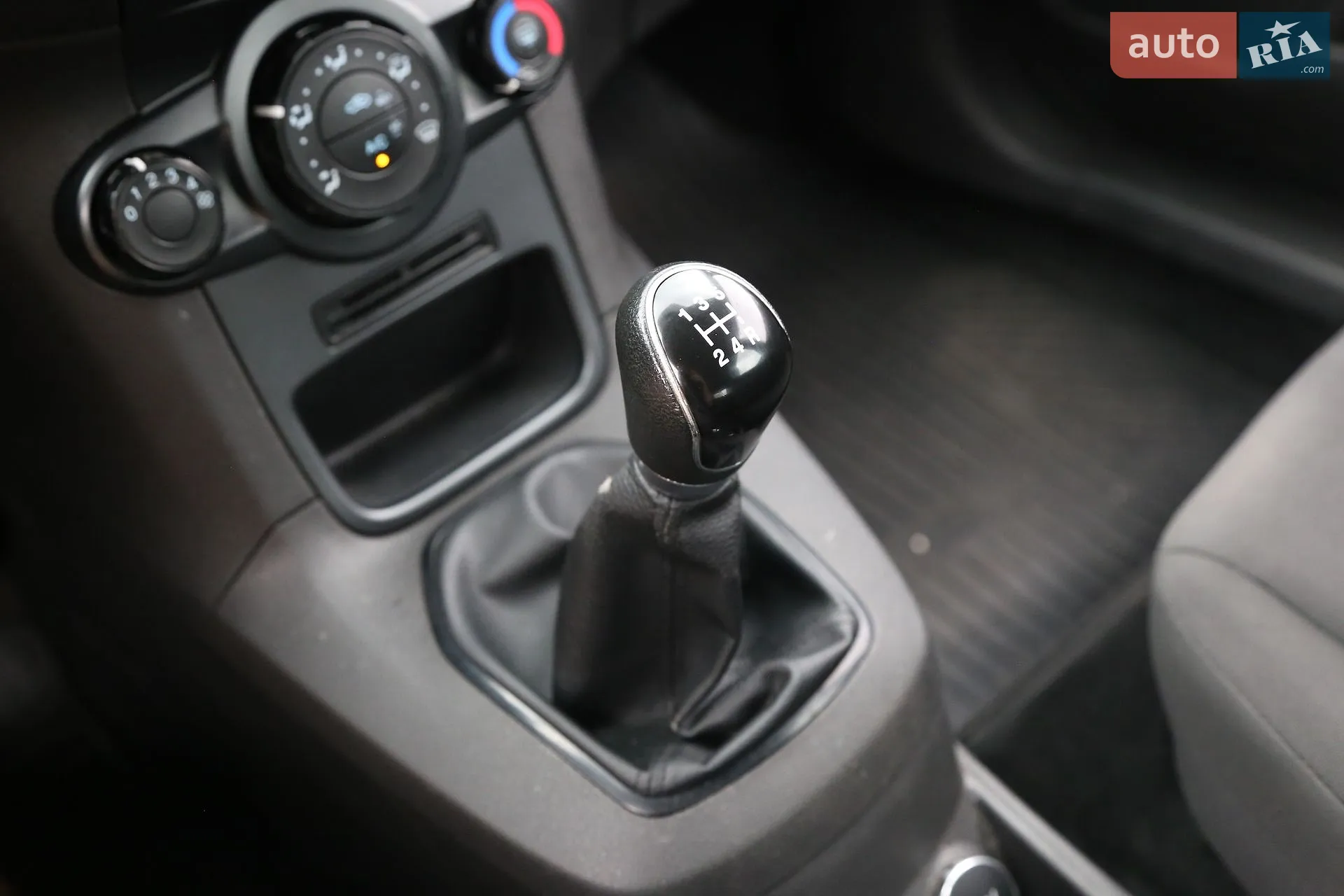 2016 Ford Fiesta - мініатюра 19