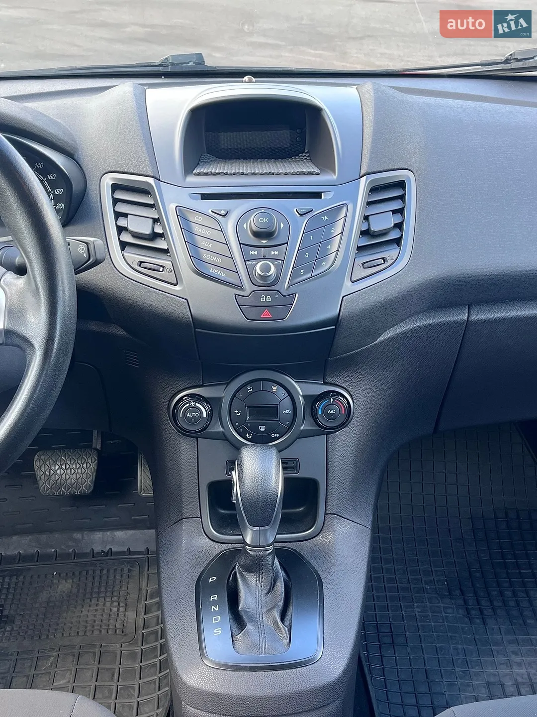 2013 Ford Fiesta - мініатюра 8