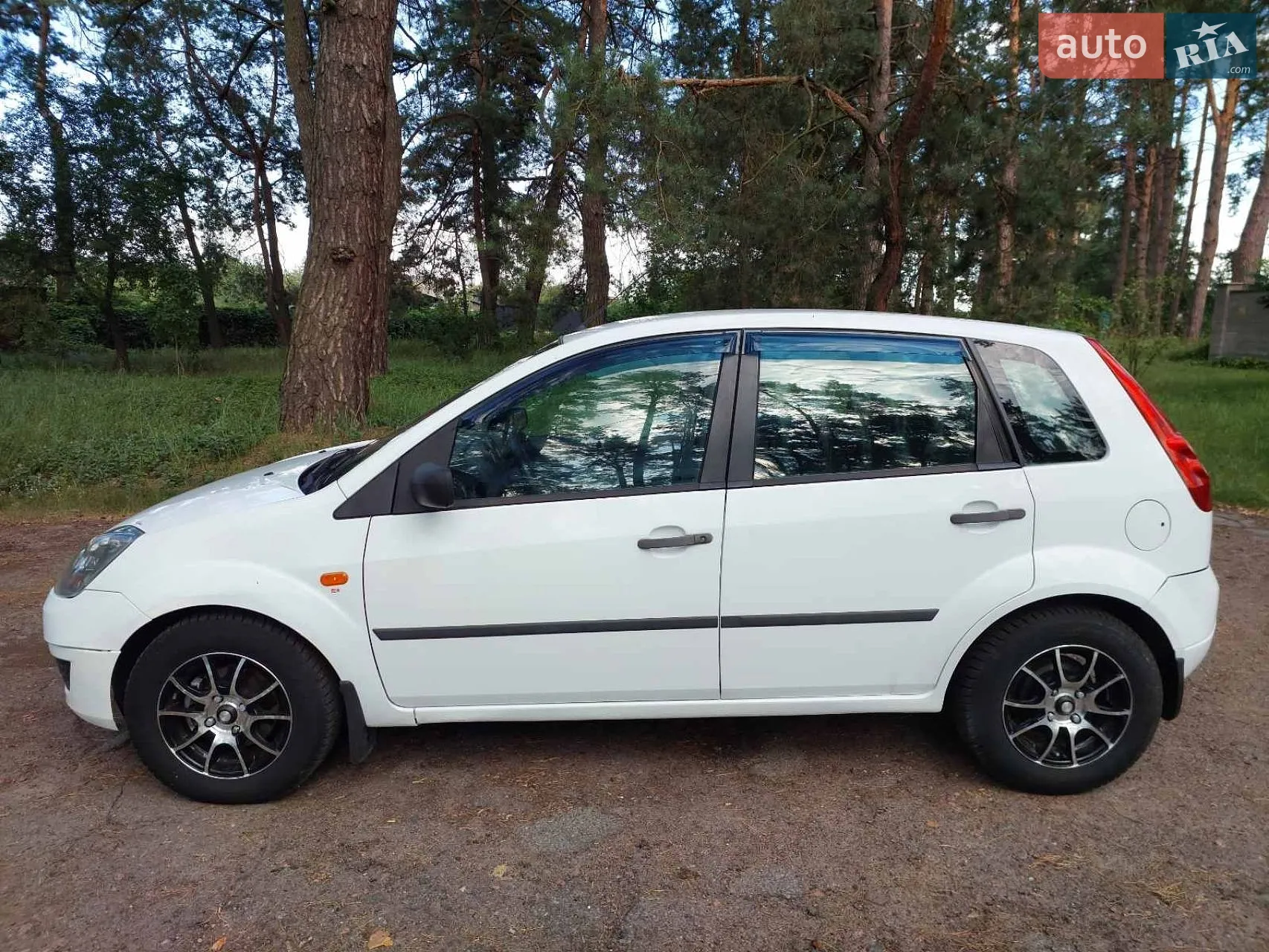 Ford Fiesta 2017 VIN 3FADP4AJ0HM166271 фото оголошення 12 з 20
