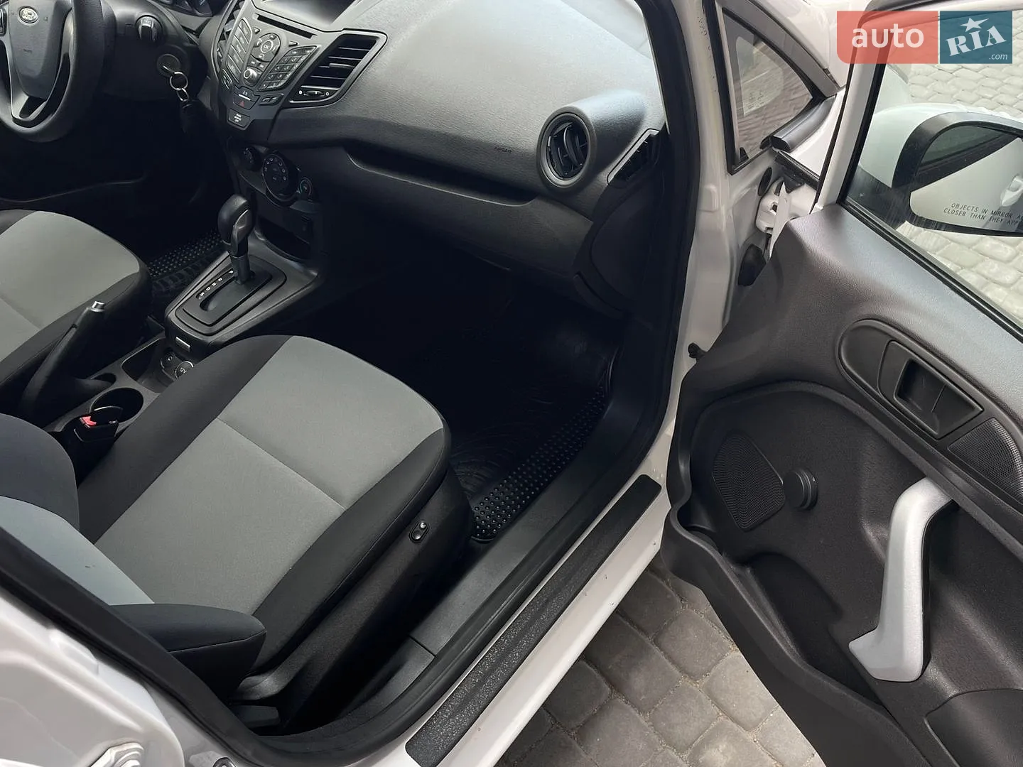 2015 Ford Fiesta - мініатюра 25