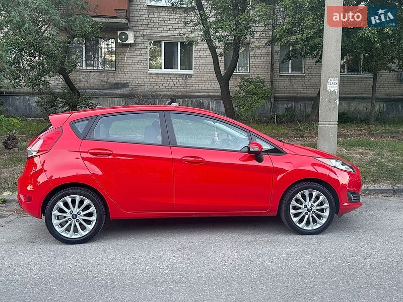 Хэтчбек Ford Fiesta 2013 в Днепре