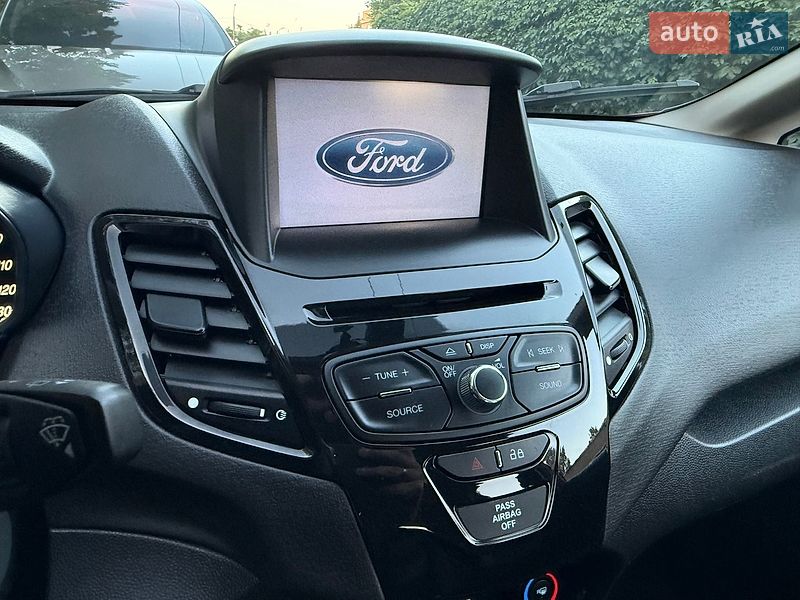 Хэтчбек Ford Fiesta 2013 в Днепре