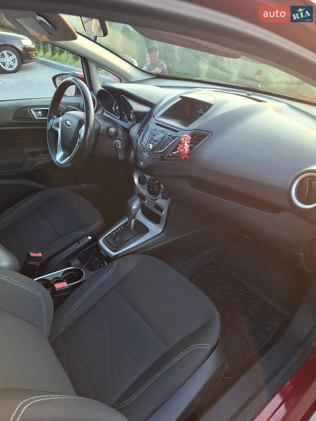 2015 Ford Fiesta - мініатюра 28