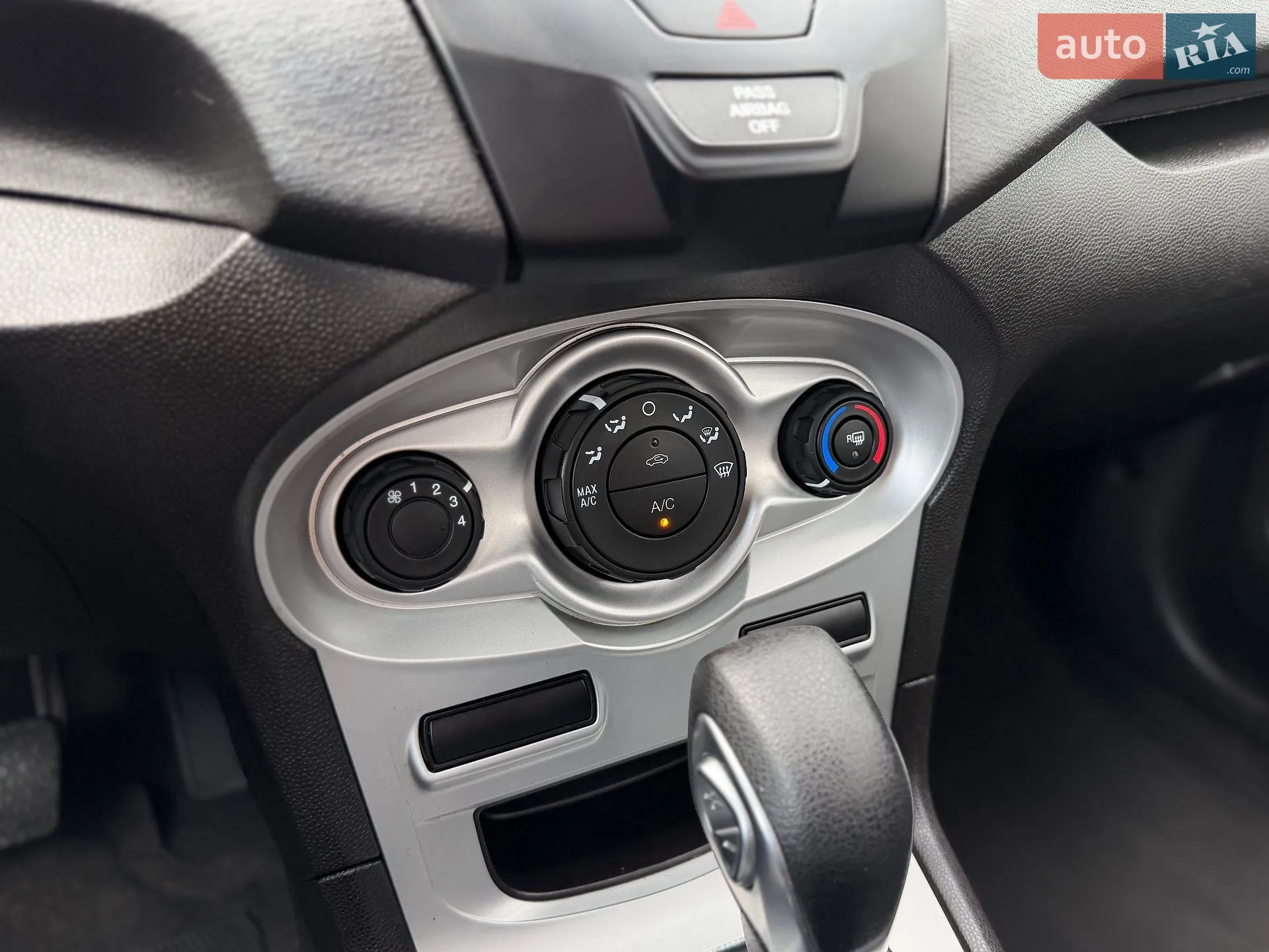 2019 Ford Fiesta - мініатюра 41