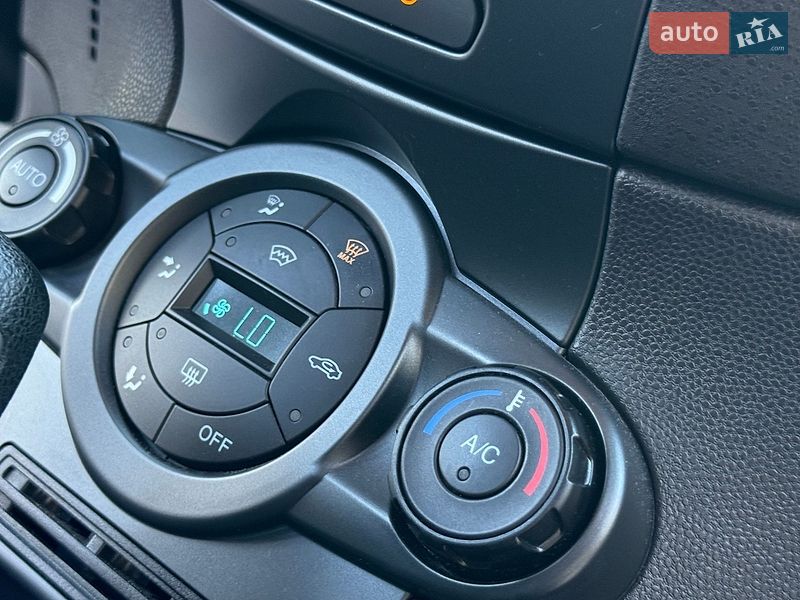 Хетчбек Ford Fiesta 2016 в Дрогобичі