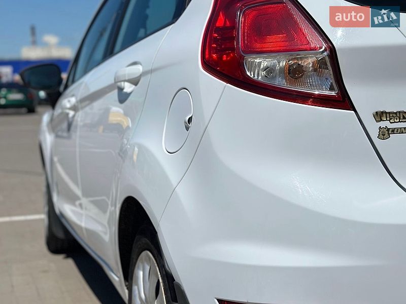 Хэтчбек Ford Fiesta 2013 в Сумах