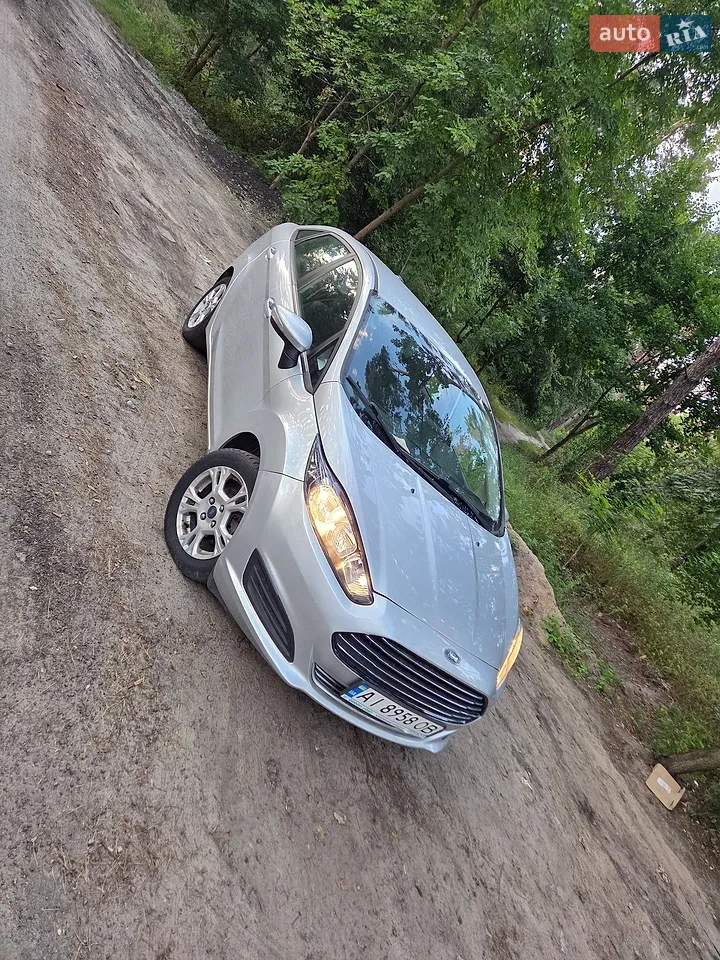 2013 Ford Fiesta - мініатюра 38
