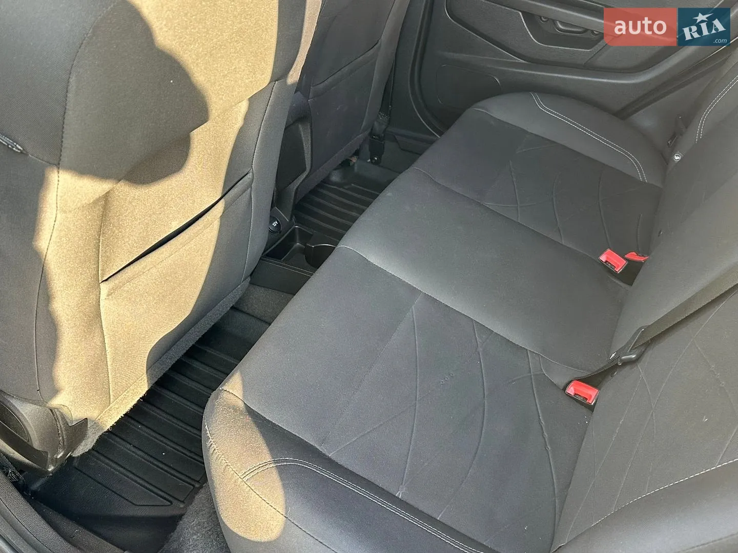 2015 Ford Fiesta - мініатюра 8