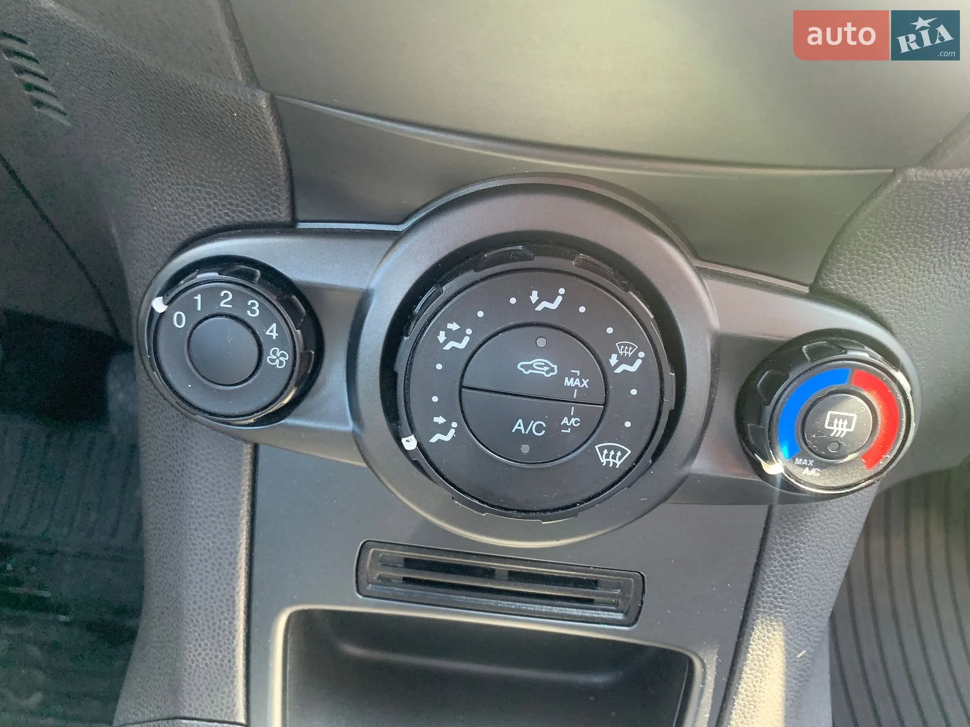 2017 Ford Fiesta - мініатюра 23
