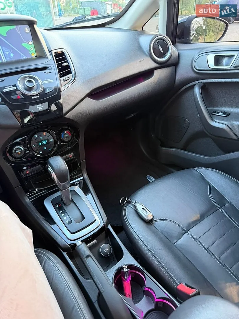 2016 Ford Fiesta - мініатюра 25
