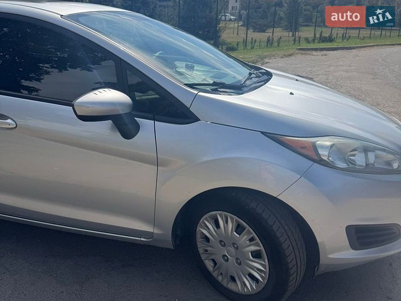Хэтчбек Ford Fiesta 2015 в Днепре