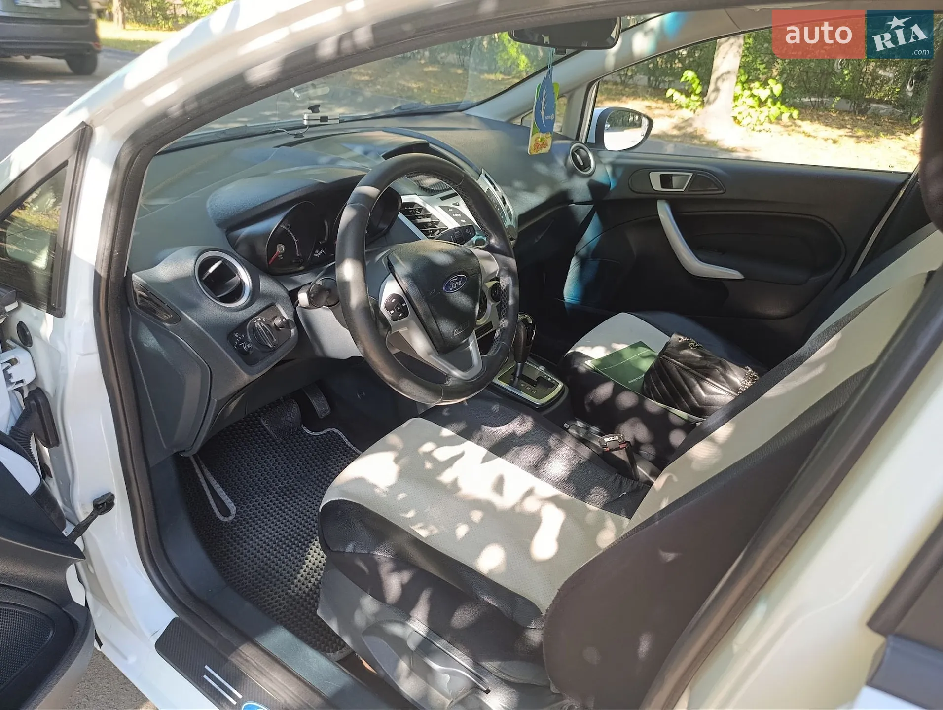 2012 Ford Fiesta - мініатюра 8