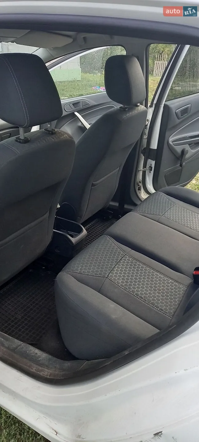 2011 Ford Fiesta - мініатюра 11