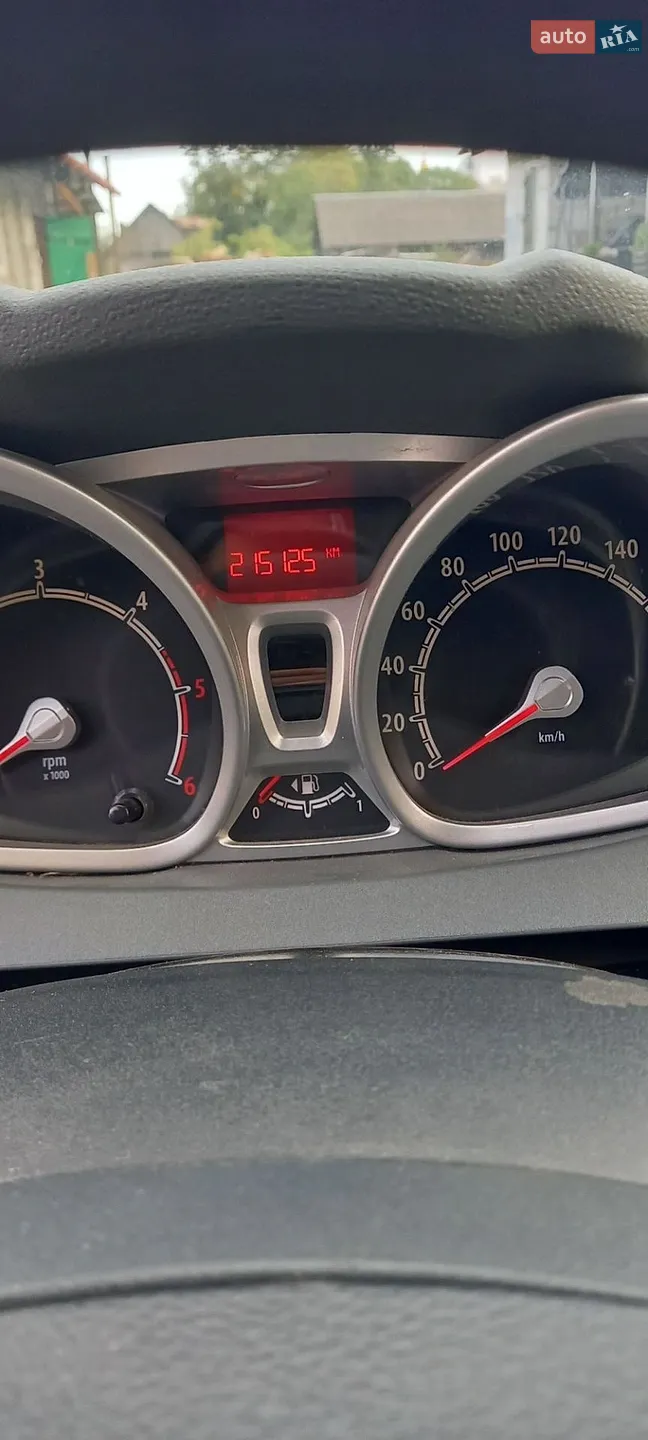 2011 Ford Fiesta - мініатюра 8