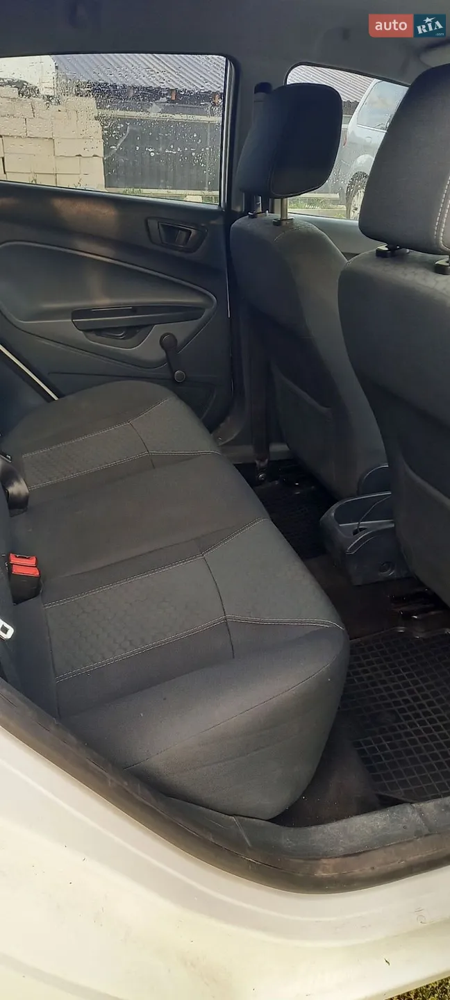 2011 Ford Fiesta - мініатюра 12