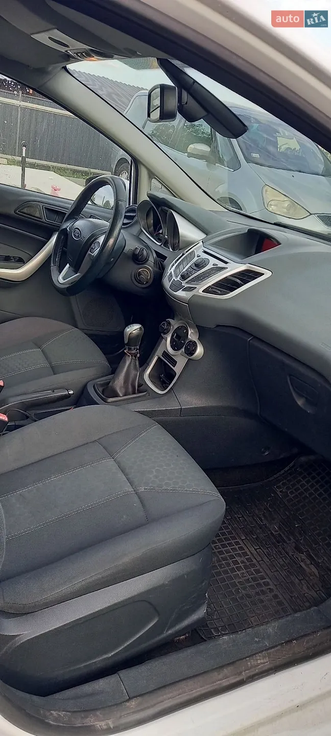 2011 Ford Fiesta - мініатюра 13