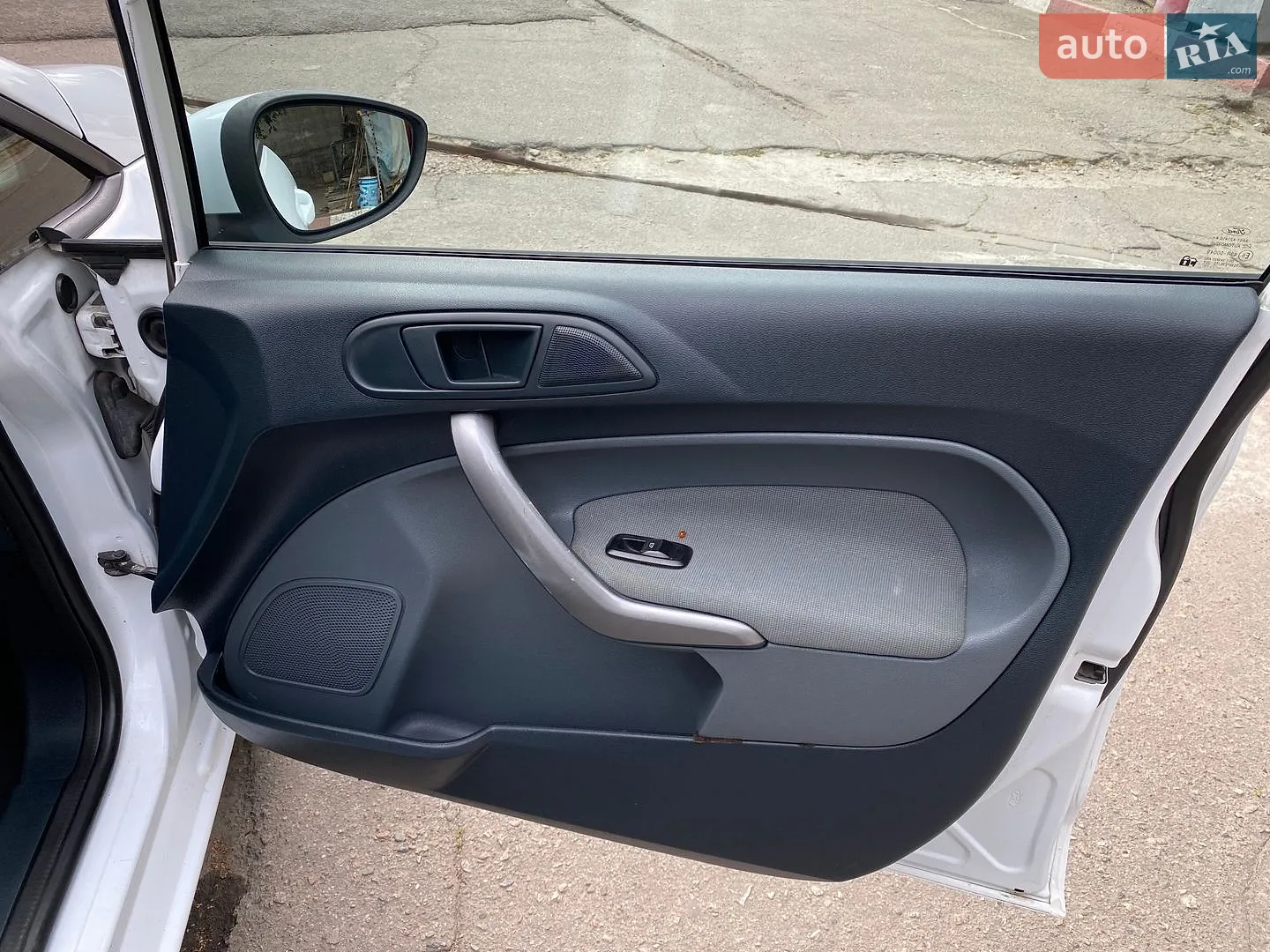 2011 Ford Fiesta - мініатюра 17