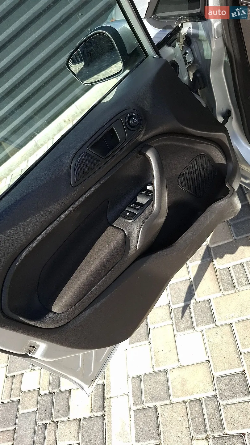 2017 Ford Fiesta - мініатюра 13