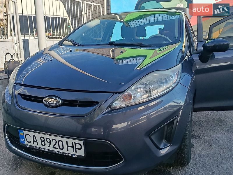 Хетчбек Ford Fiesta 2012 в Черкасах