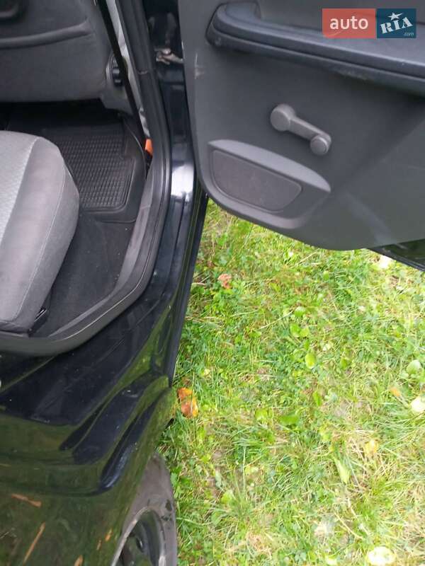 Минивэн Ford Focus C-Max 2006 в Черновцах фото 9 Минивэн Ford Focus C-Max 2006 в Черновцах