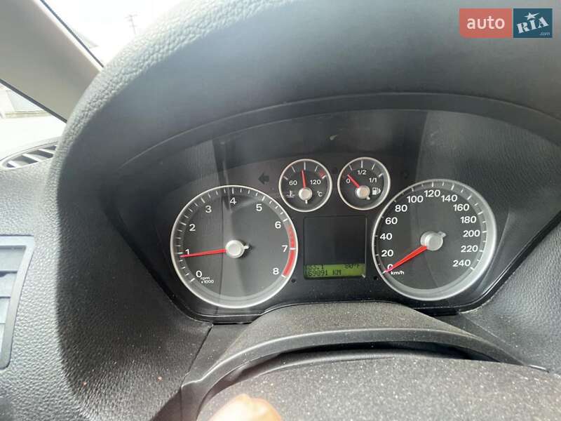 Минивэн Ford Focus C-Max 2005 в Бучаче