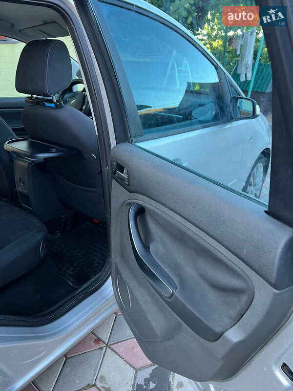 Минивэн Ford Focus C-Max 2008 в Гусятине
