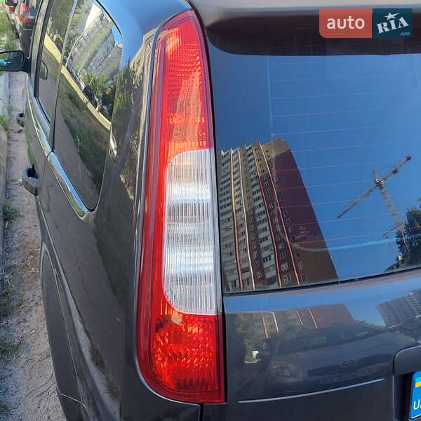 Минивэн Ford Focus C-Max 2006 в Киеве