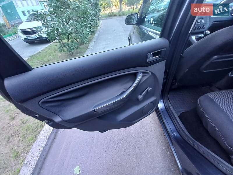 Мінівен Ford Focus C-Max 2008 в Києві