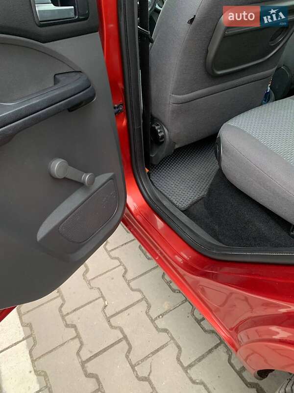 Минивэн Ford Focus C-Max 2006 в Вараше фото 25 Минивэн Ford Focus C-Max 2006 в Вараше