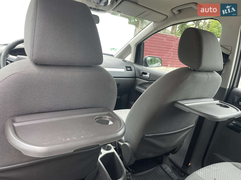 Минивэн Ford Focus C-Max 2005 в Александрие