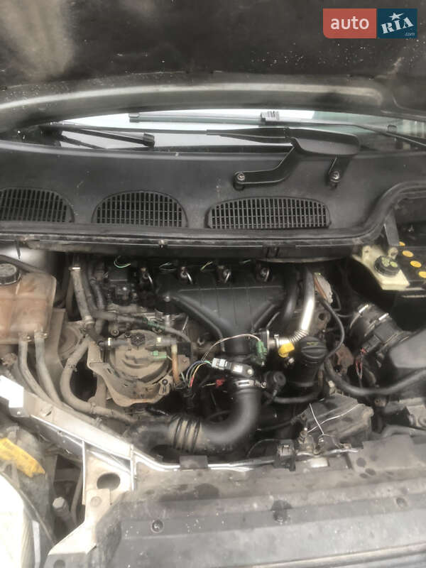 Минивэн Ford Focus C-Max 2004 в Антонинах