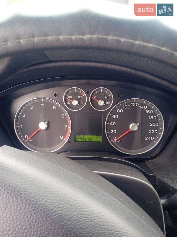 Минивэн Ford Focus C-Max 2007 в Сутисках