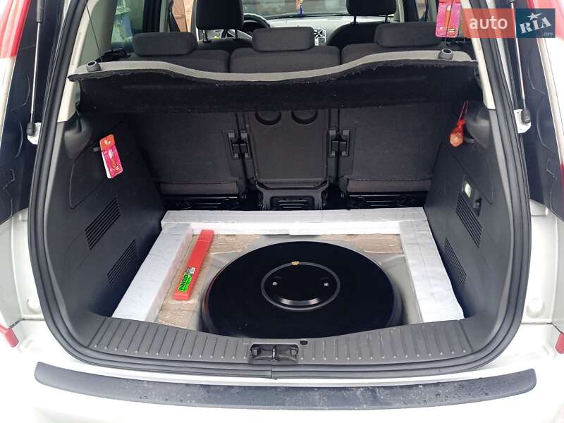 Минивэн Ford Focus C-Max 2007 в Сутисках