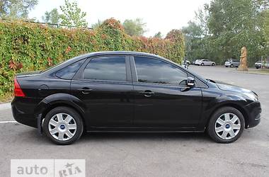 Седан Ford Focus 2010 в 