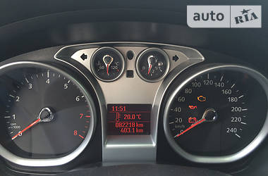 Хэтчбек Ford Focus 2011 в 