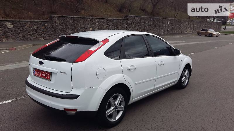 Хэтчбек Ford Focus 2007 в 