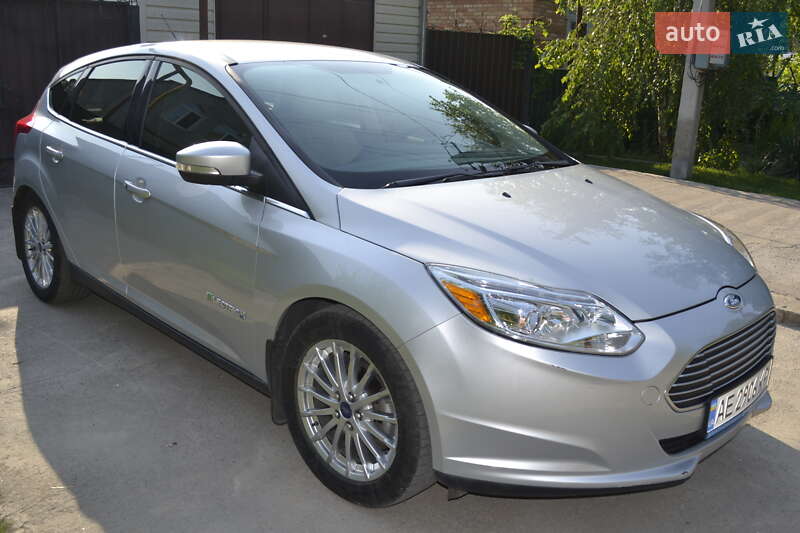 Хэтчбек Ford Focus 2012 в Днепре