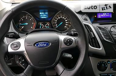 Хетчбек Ford Focus 2012 в 