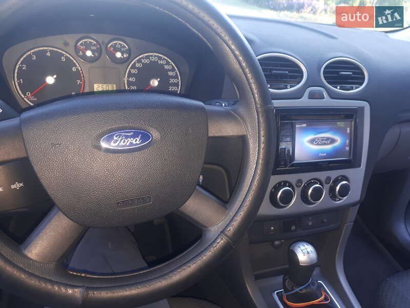 Хэтчбек Ford Focus 2005 в Бершади